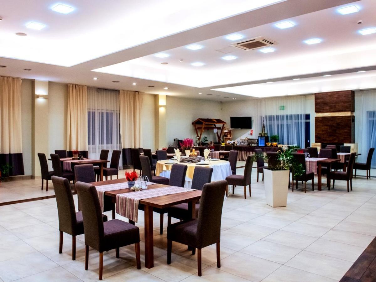 Hotel Feniks Gniezno Exterior foto