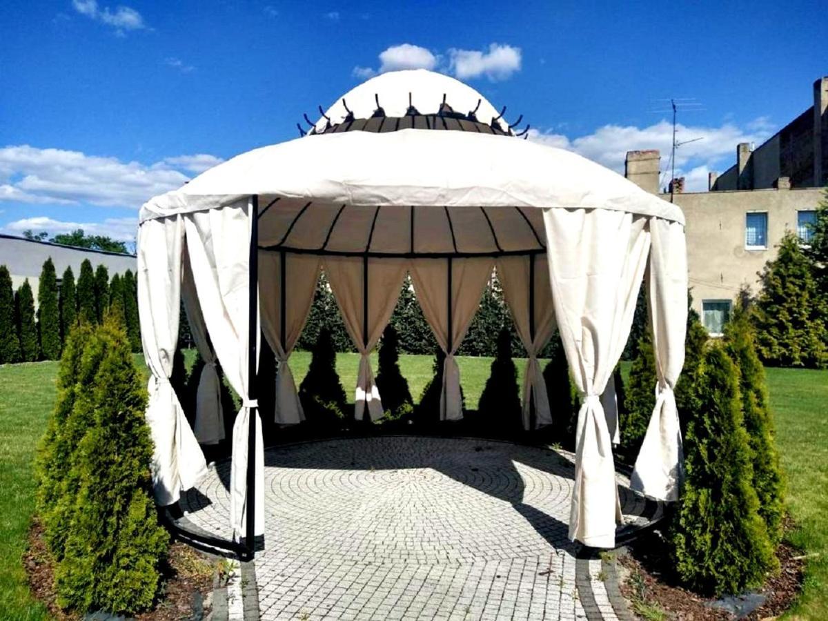 Hotel Feniks Gniezno Exterior foto